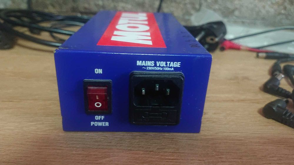 Power supply, bank, pedalboard захранване ефекти  за китара педалборд