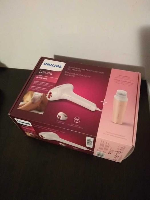 Epilator NOU- IPL Philips Lumea Advanced BRI922/00 +Perie