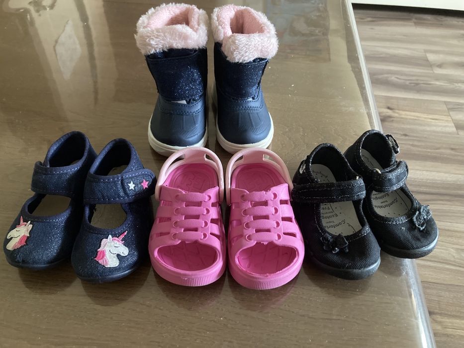 Бебешки ботушки и пантофи