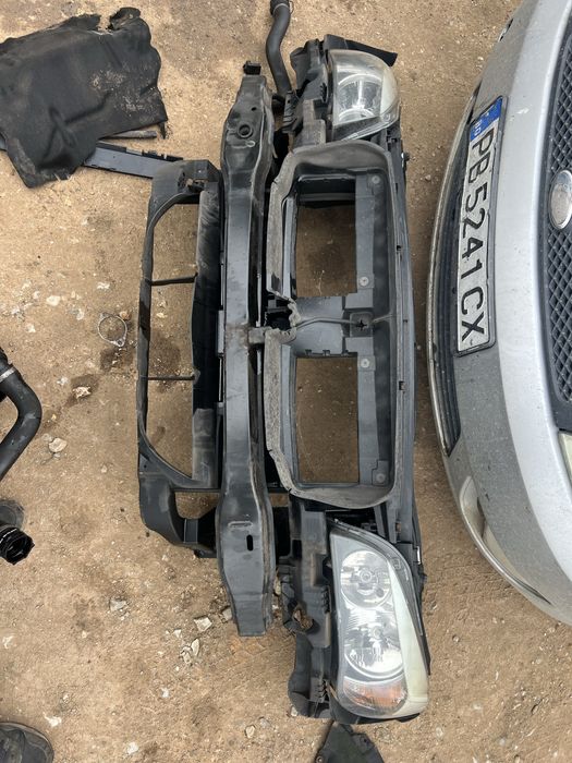 Бмв bmw Очиларка х1 е84 , фарове и пачка с радиатори