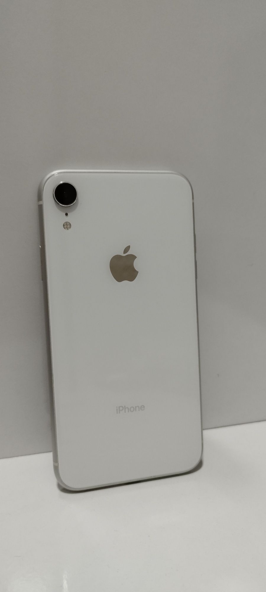 Apple iPhone XR 64Gb 78% (white) Договорная