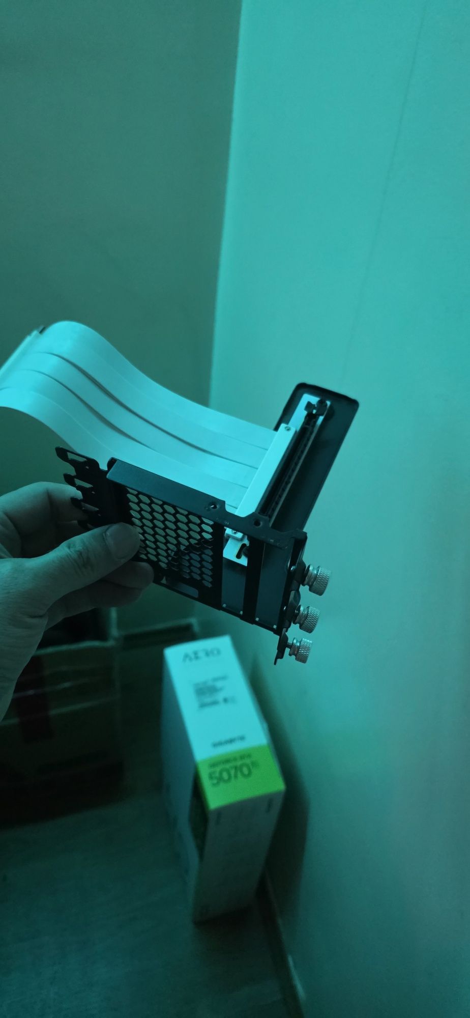 Райзер для вертикальной установки видекарт Phanteks