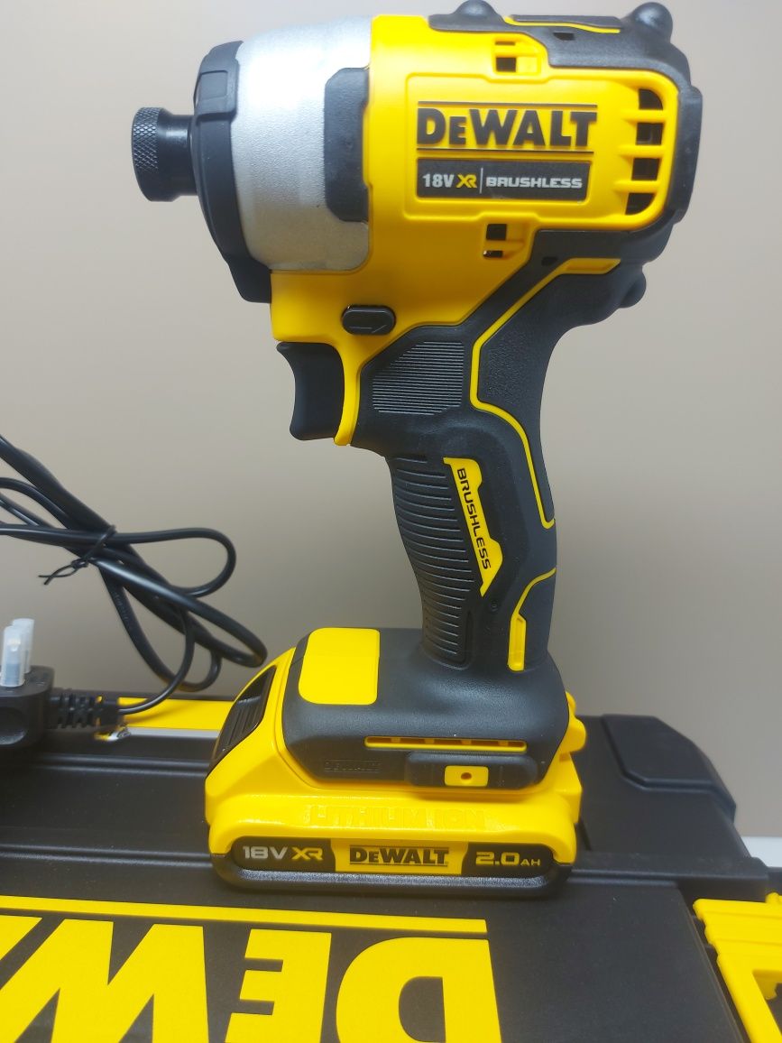 Нов комплект импакт Dewalt DCF809D2