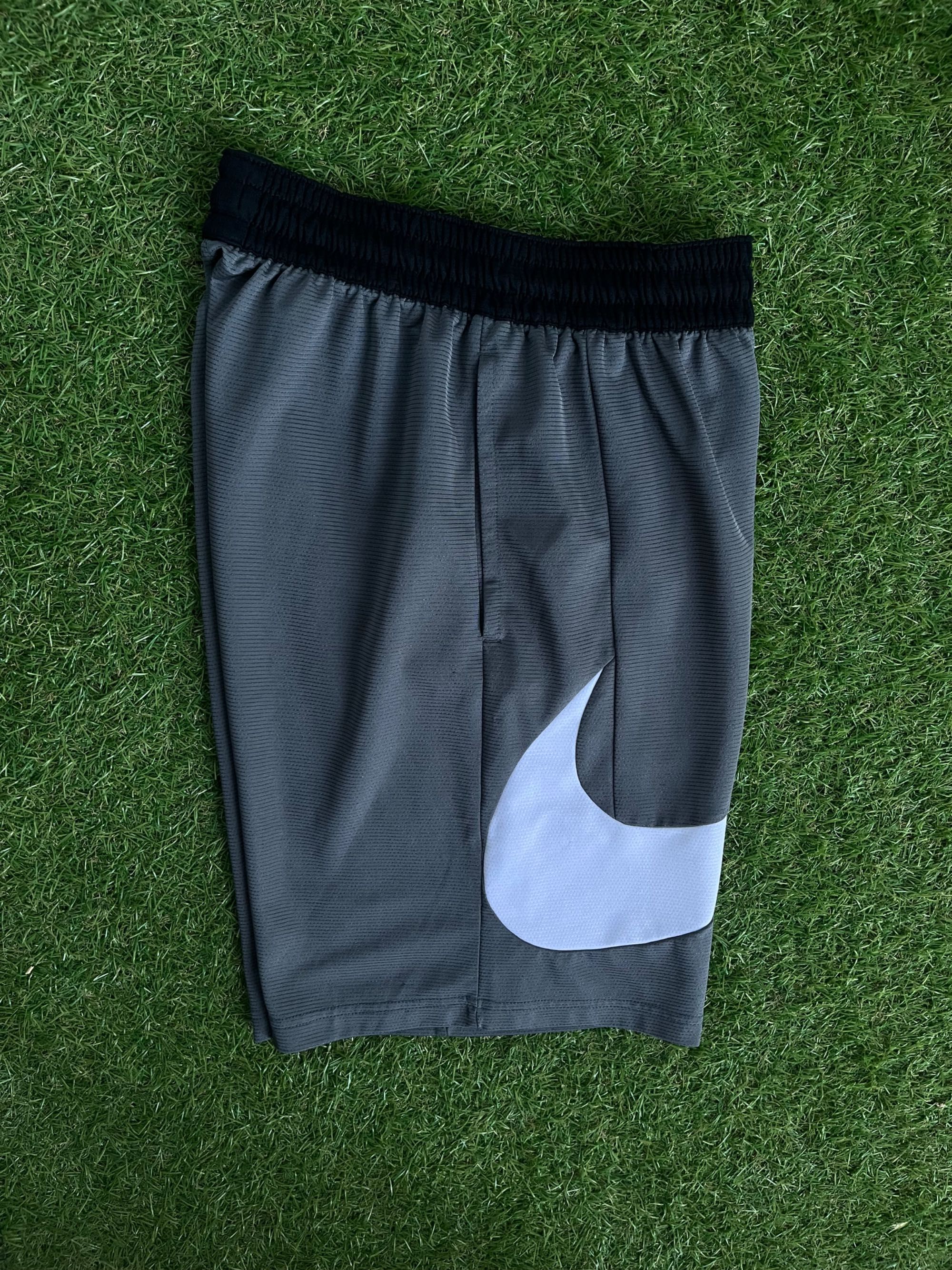 Мъжки къси панталонки : NIKE SWOOSH DRI- FIT S