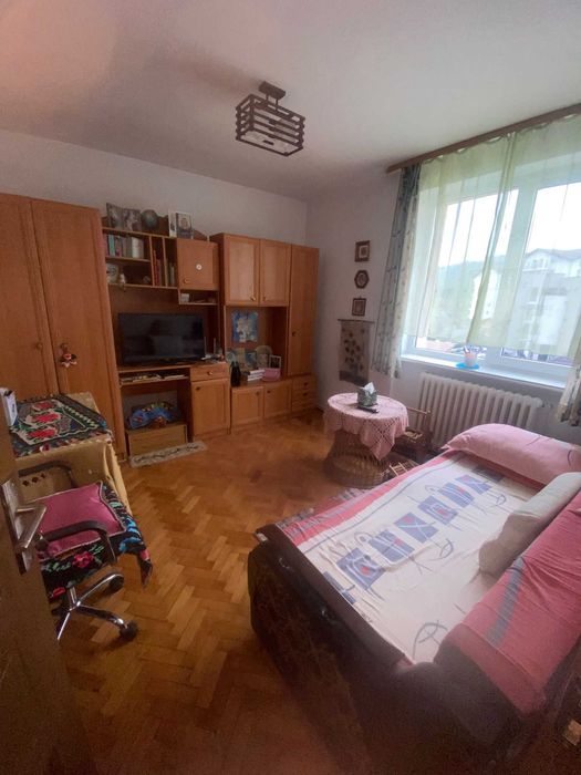 Apartament 3 camere etaj 2 ultracentral Gura Humorului