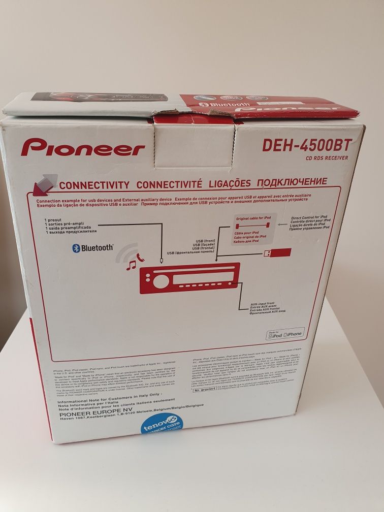 CD Pioneer за Автомобил.