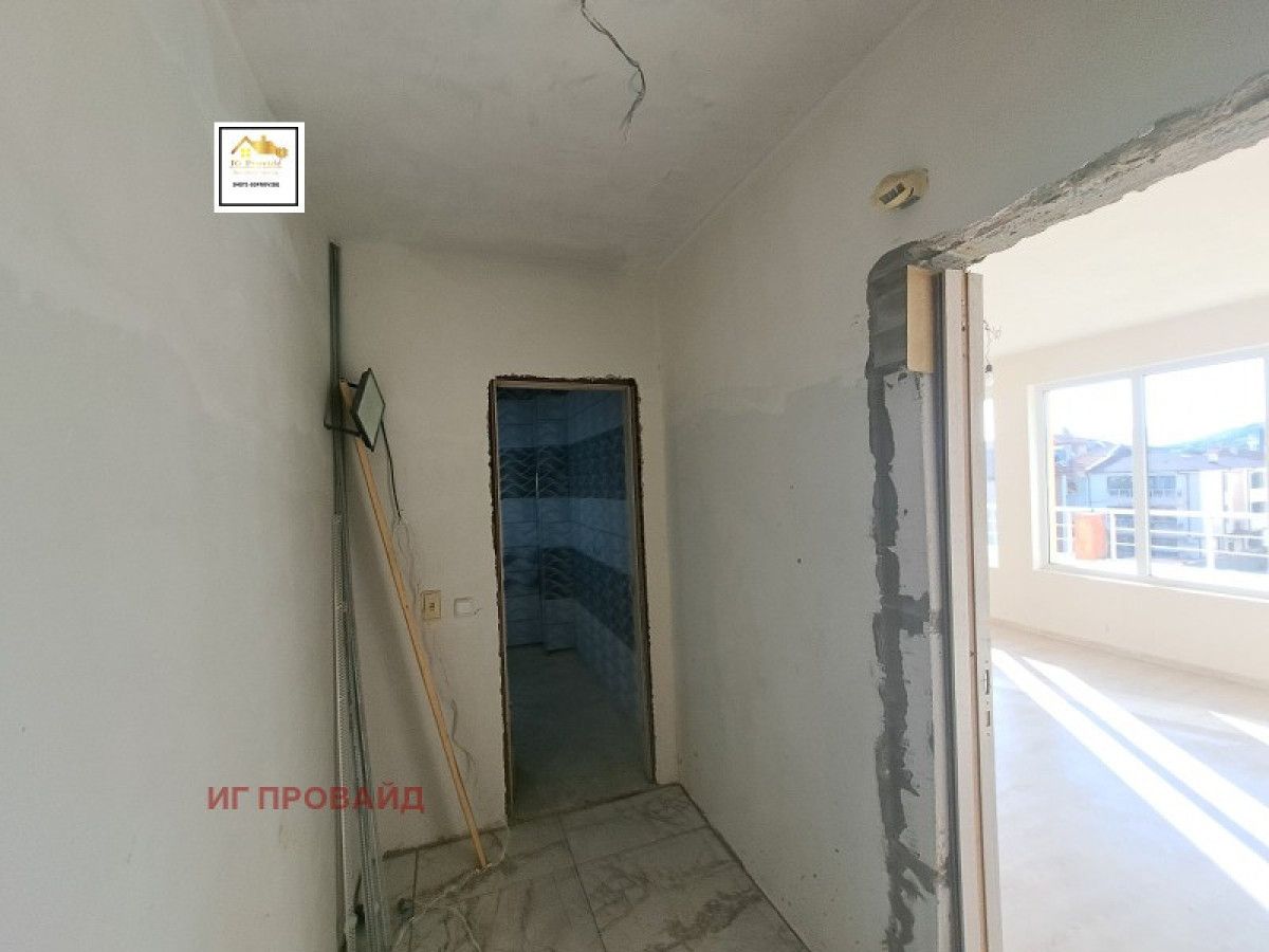 Продава се Двустаен апартамент в Айтос - 64 кв.м за 1188 €/кв.м - Снимка #6