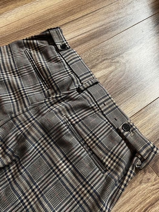 Pantaloni casual în carouri