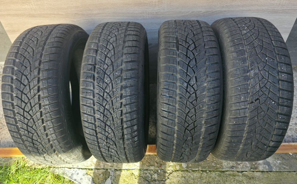 4 бр. зимни гуми
GOODYEAR UltraGrip Performance Plus 215/55R17 97V