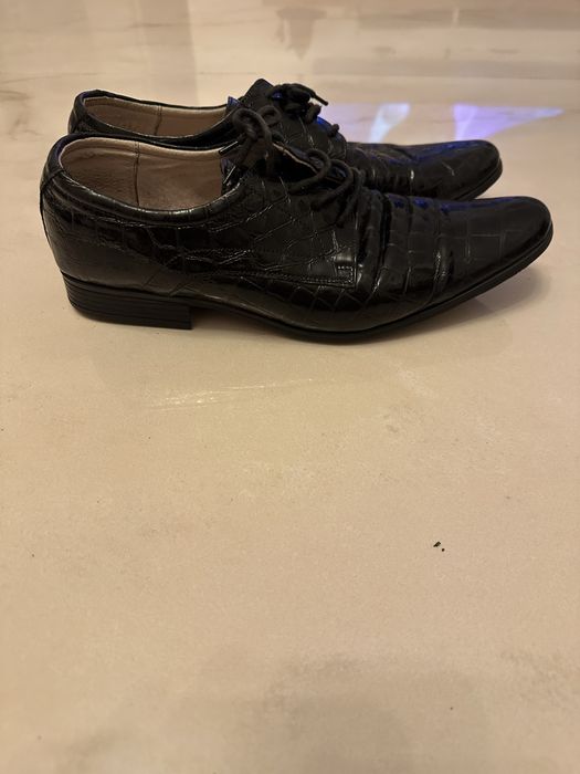 Vând Pantofi din piele, marimea 40