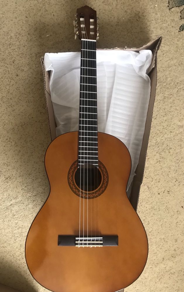 Yamaha. Gitara gitara