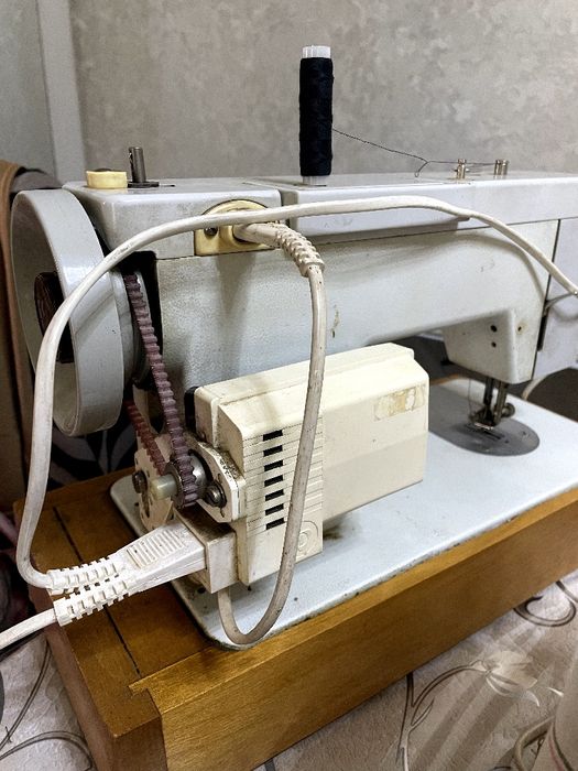 Tikuv mashinasi sotiladi!