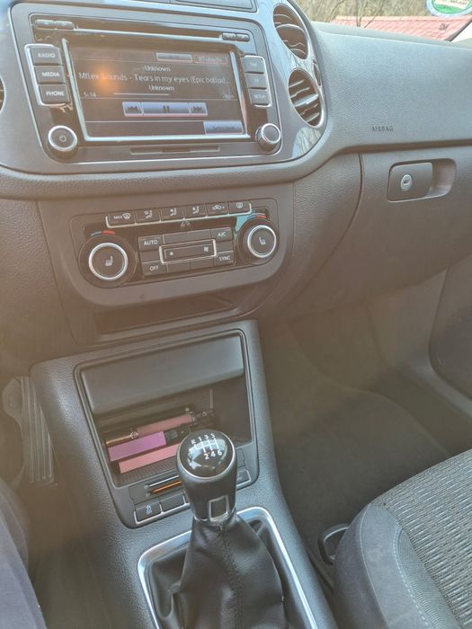 Vând Tiguan 2012