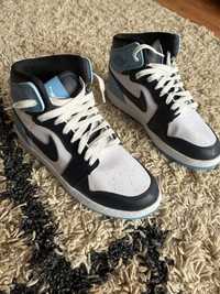 Nike Jordan 1 albastru cu alb. Marimea 39.