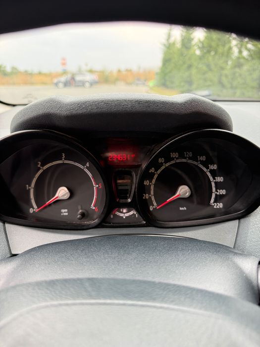 ford fiesta 2010