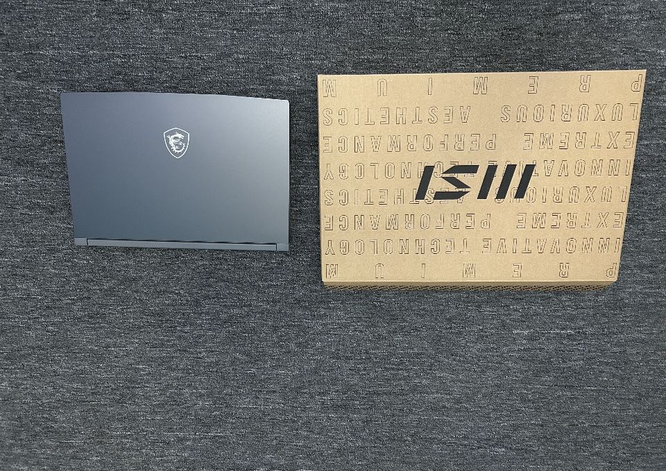Laptop Gaming MSI Thin 15 -i7, RTX3050, 16GB RAM - In garantie - Nou