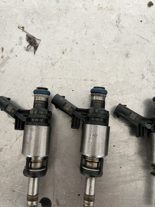 Injectoare 1.8 TFSI CAB cod: 06H906036G