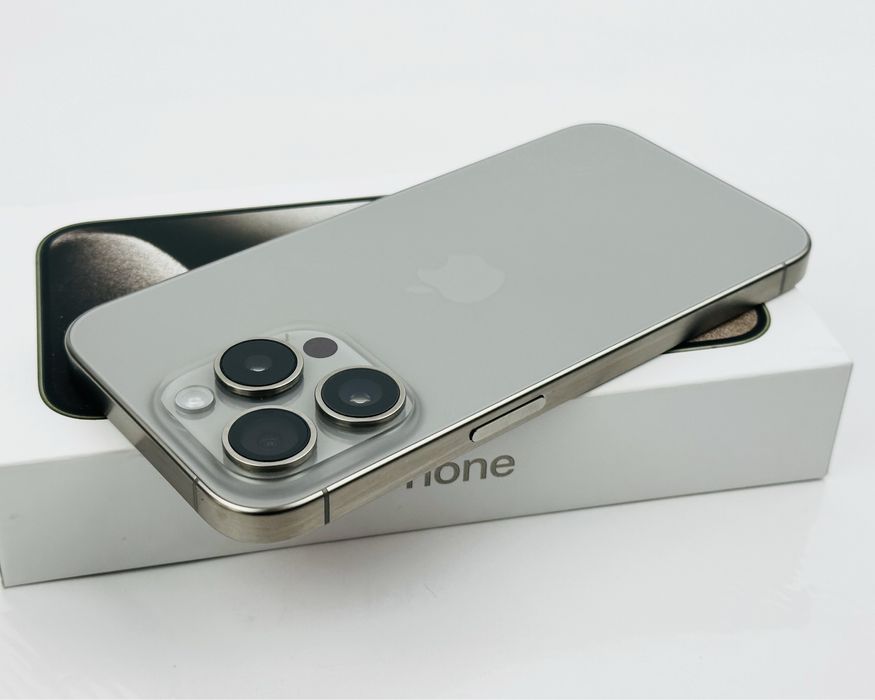 Apple iPhone 15 Pro Max 256GB White Titanium Oтличен! Гаранция!