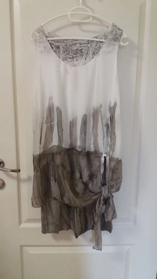 Дамска рокля от естествена коприна, произведена и закупена в Италия