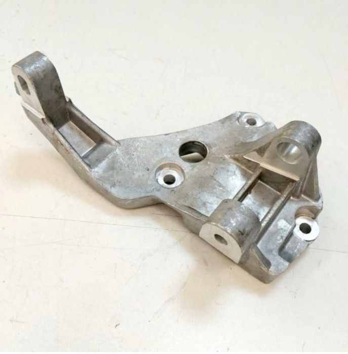 Кронштейн для крепление Генератора Приора