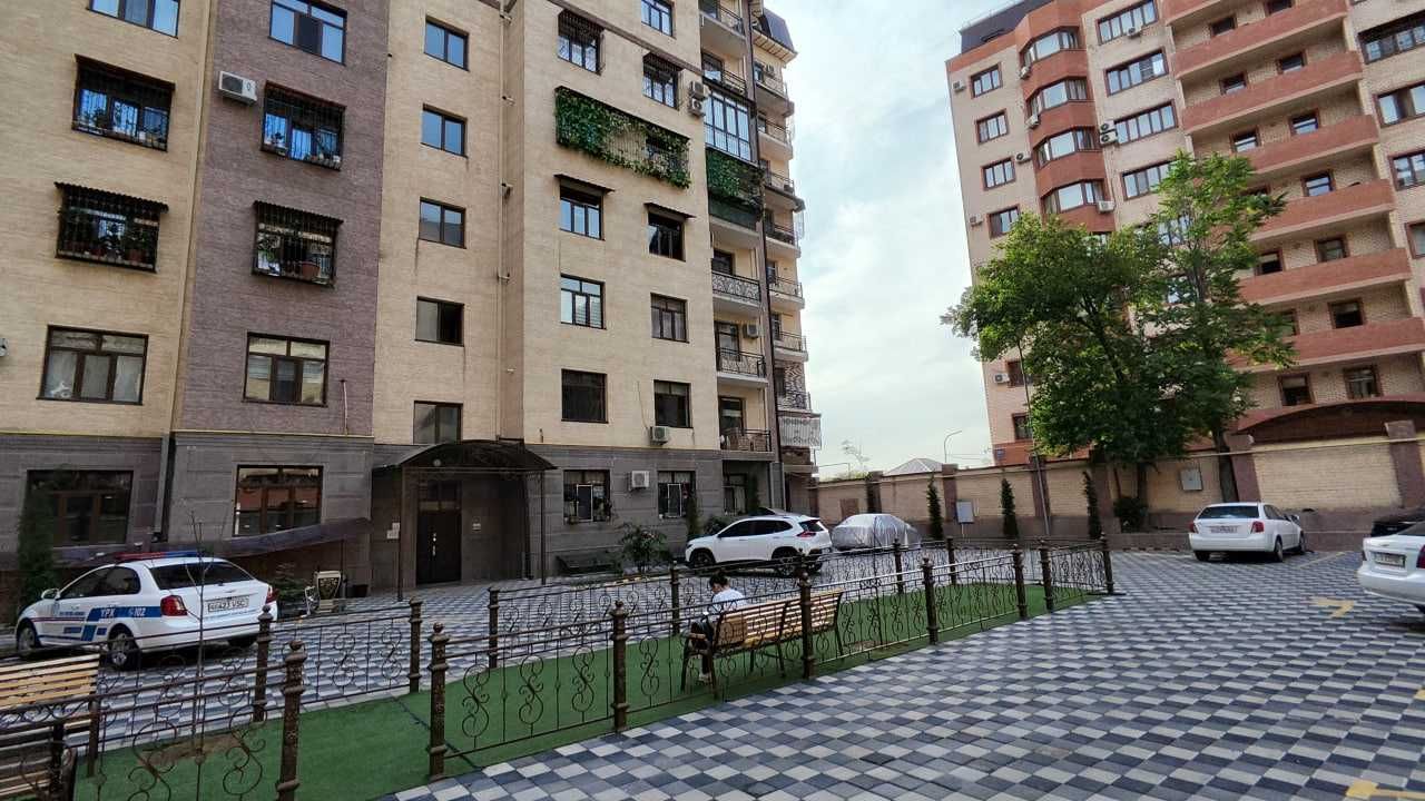 Продается квартира в Центре 4-х Комнатная ДУПЛЕКС -146кв.м.