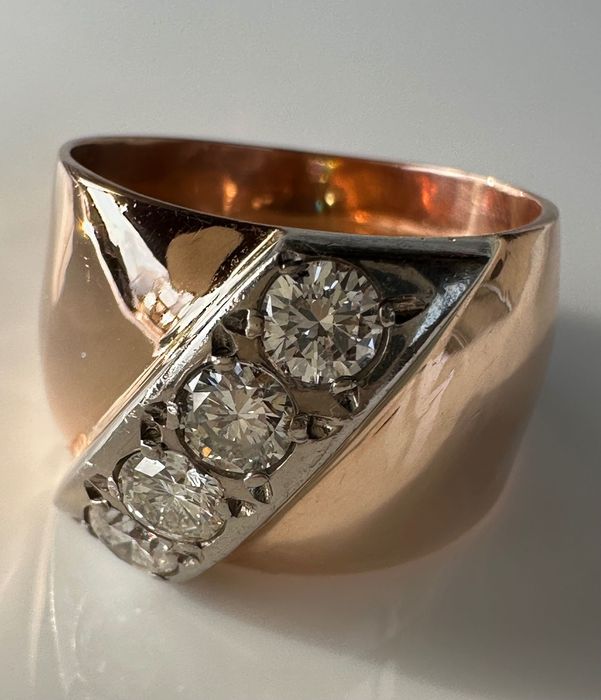 Златен съветски пръстен