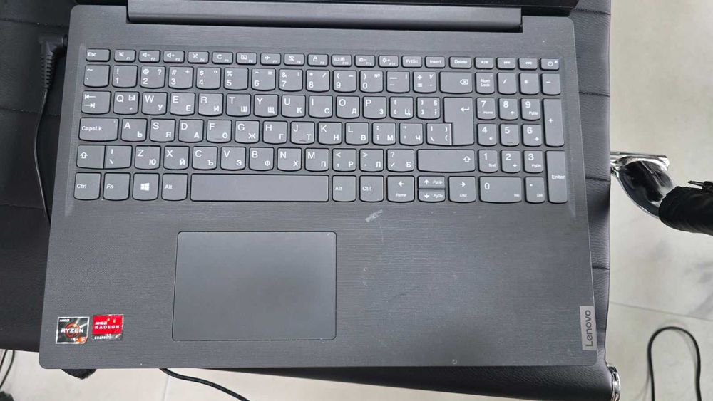 Лаптоп Lenovo V15 ADA RAM 8GB, 256GB SSD , Vega 8