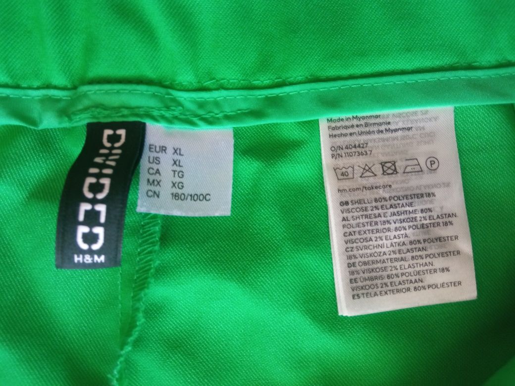Дамски летен панталон на H&M . Прекрасен зелен цвят .