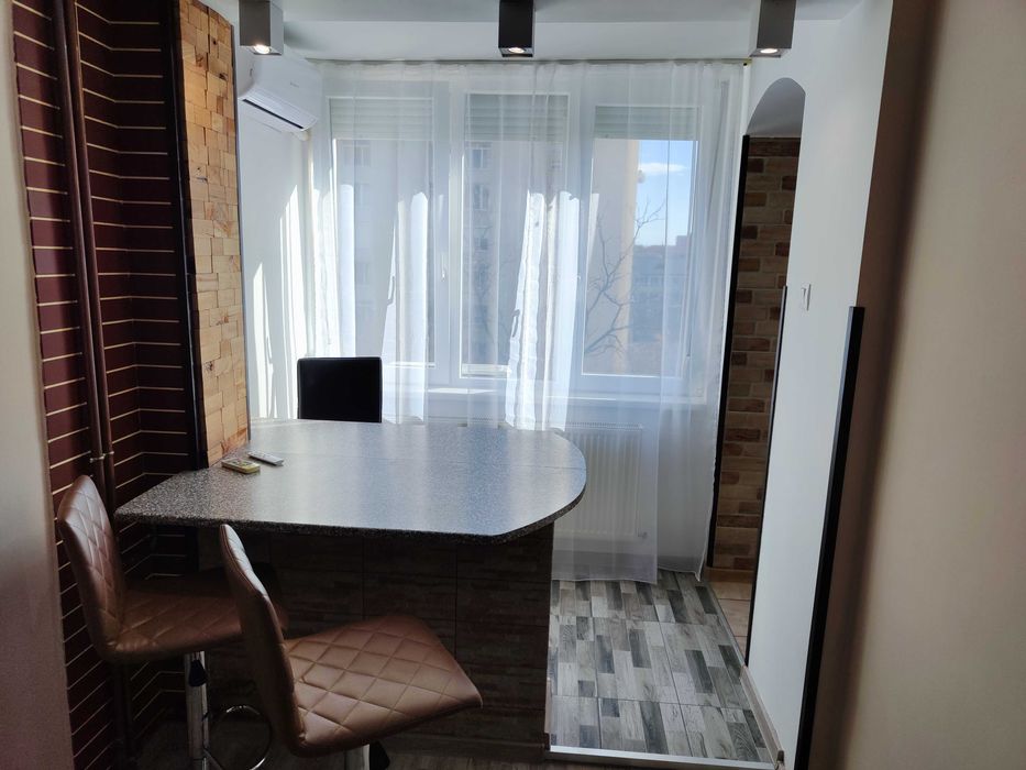 Chirie cu o cameră, zona Aluminei D - Rogerius, parcare inclusă, 290 €