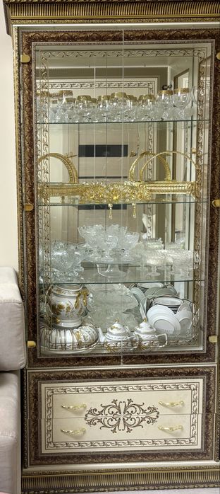 продается Горка ( стенка ) для посуды