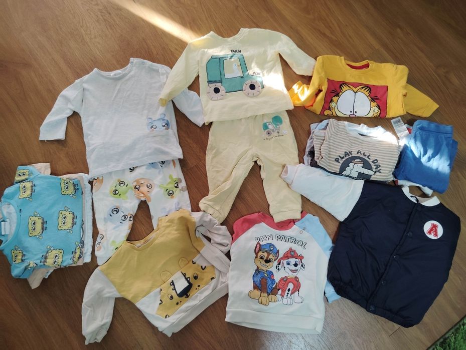 Vând hainute bebe măr 86