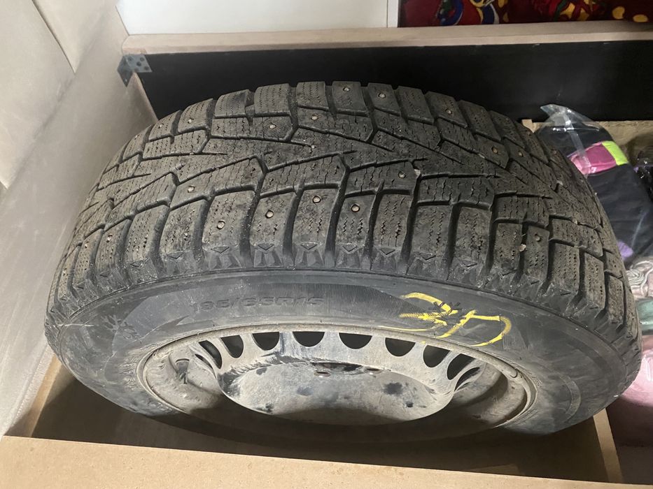 4 зимний + 3 Диски и колпак + летний шина в подарок