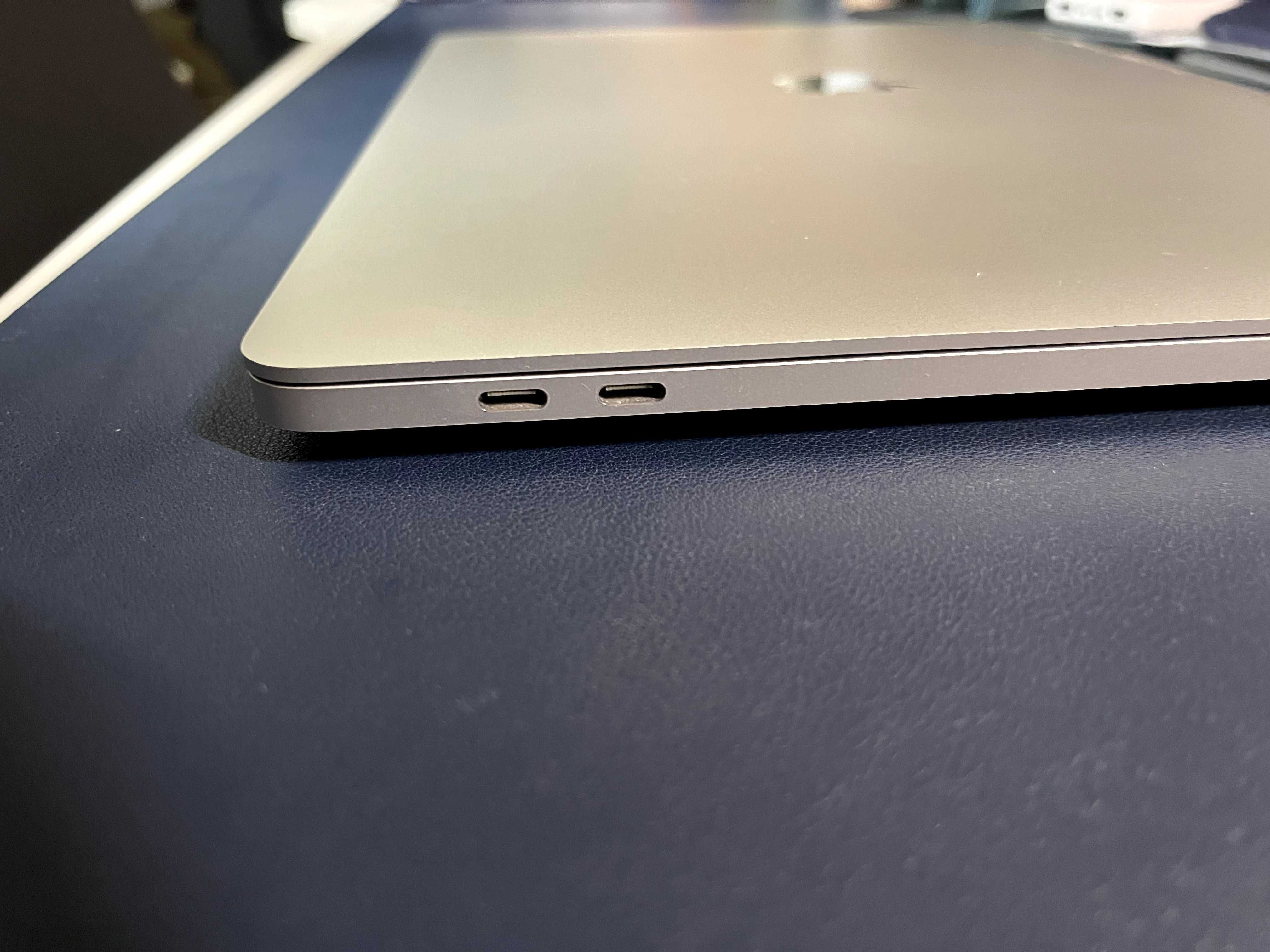 Macbook Pro 16 inch, i7, 16gb, 512 SSD - 2020 - yil, Oktyabr