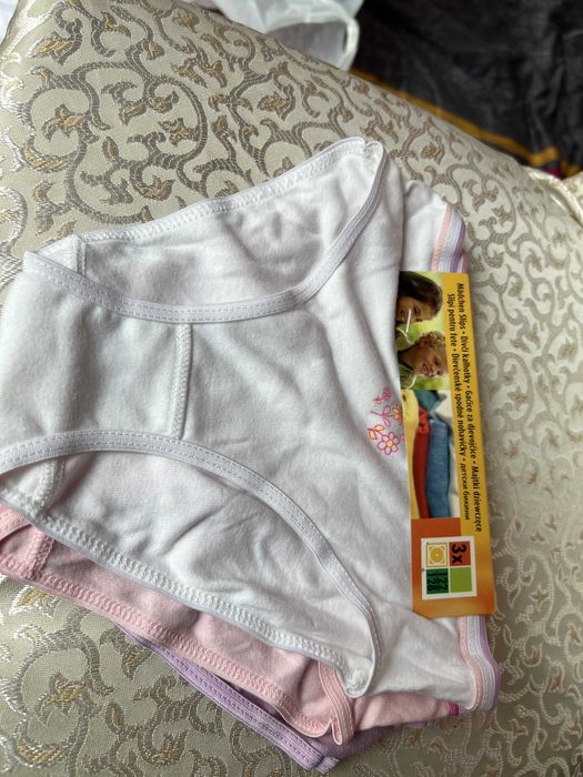 Нови детски памучни бикини. Размер 122-128.
