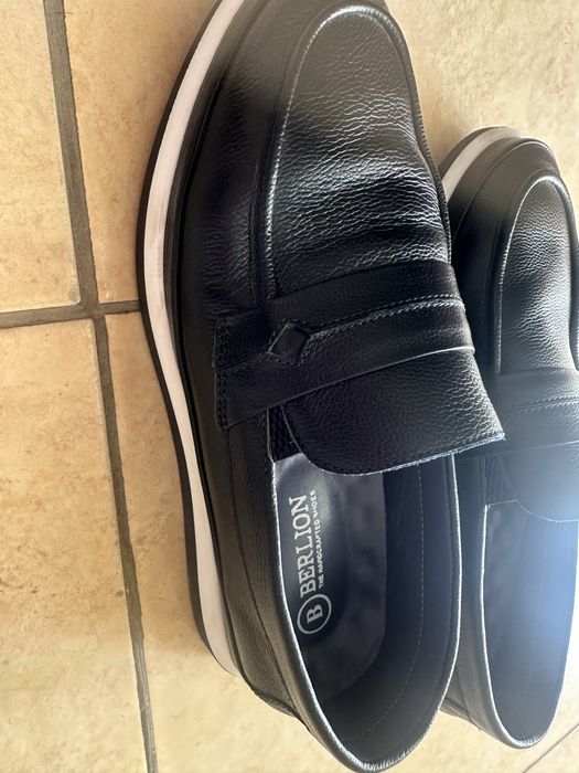 Oyoq kiyim erkakla uchun