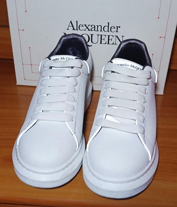Vand papuci Alexander MCQUEEN