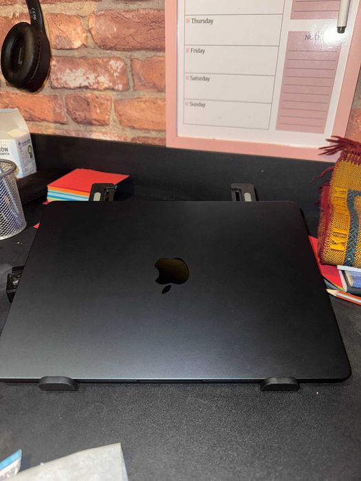 Mac book air 13 M3 24\512