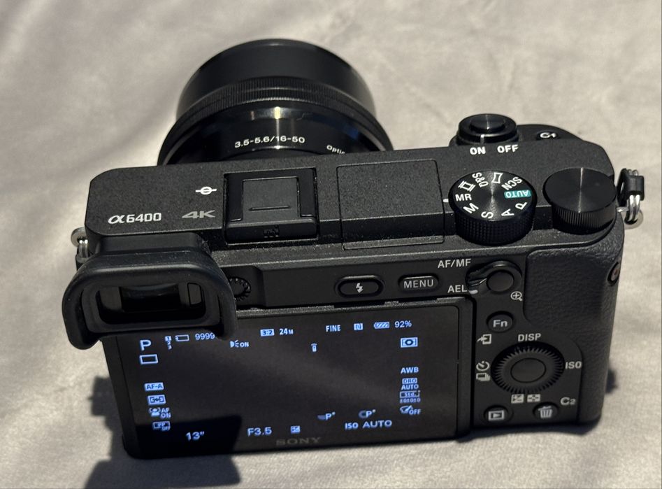 Vând cameră foto Sony A6400