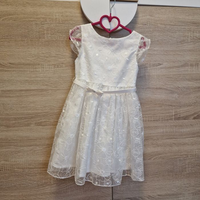 Бяла детска рокля