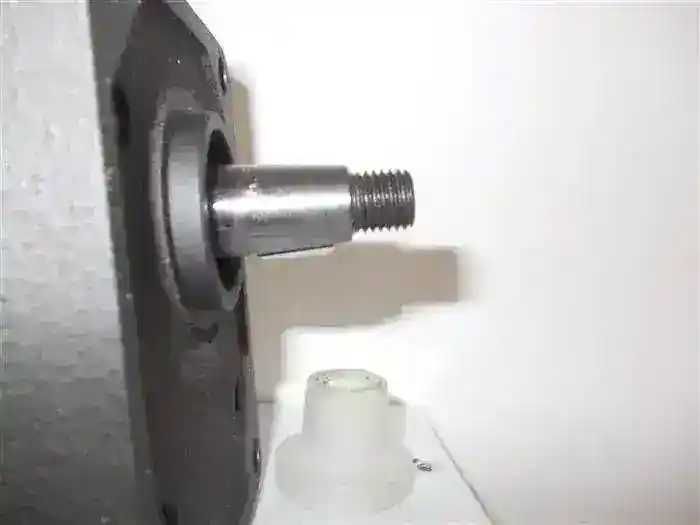 Pompa hidraulica 20 litri /minut grupul 2 dreapta ax conic 250 bar