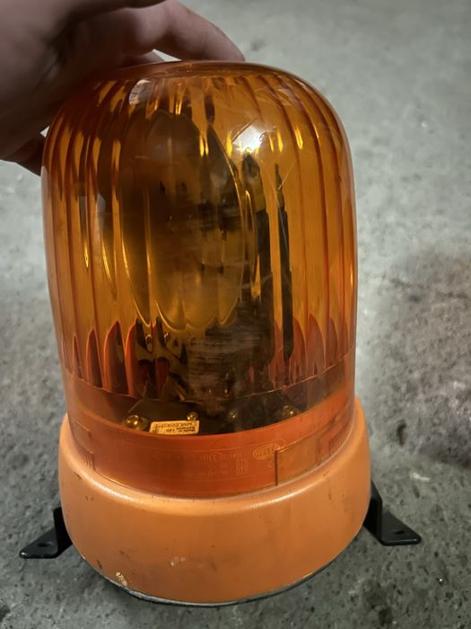 Продам мигалки 24V hella