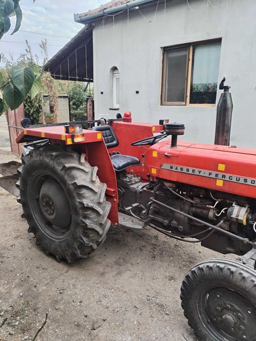 Vând tractor Massey Ferguson