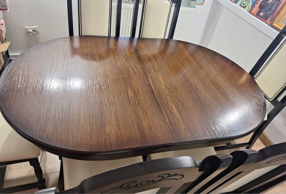 Masa lemn masiv cu scaune piele