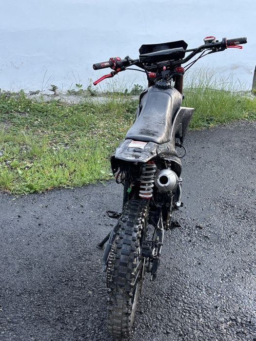 Vând cross kxd de 150cc!