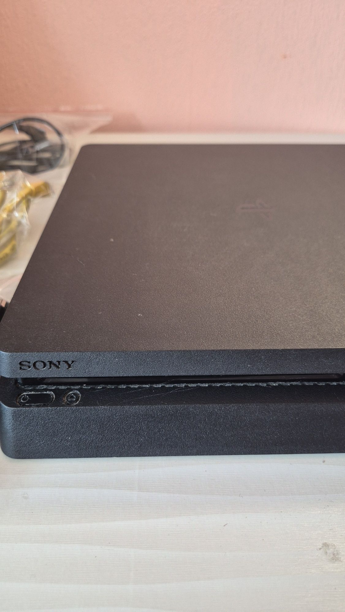Playstation 4 + игри - включваш и играеш!