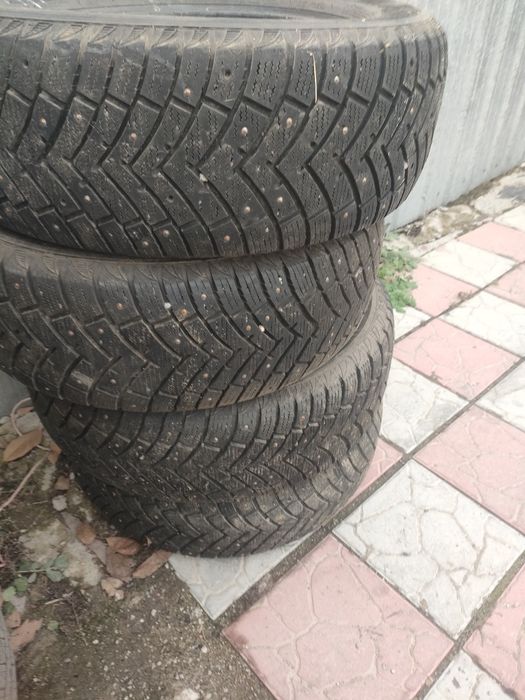 Продам зимние шины Linglobg шипованные
