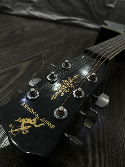 Гитара Swift Horse в хорошем состоянии