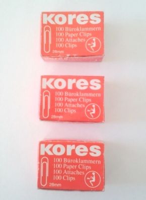 3 cutii agrafe de birou Kores