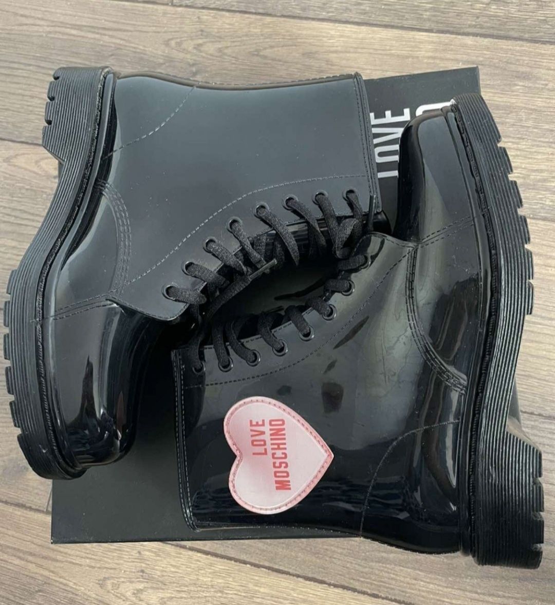 love moschino нони обувки