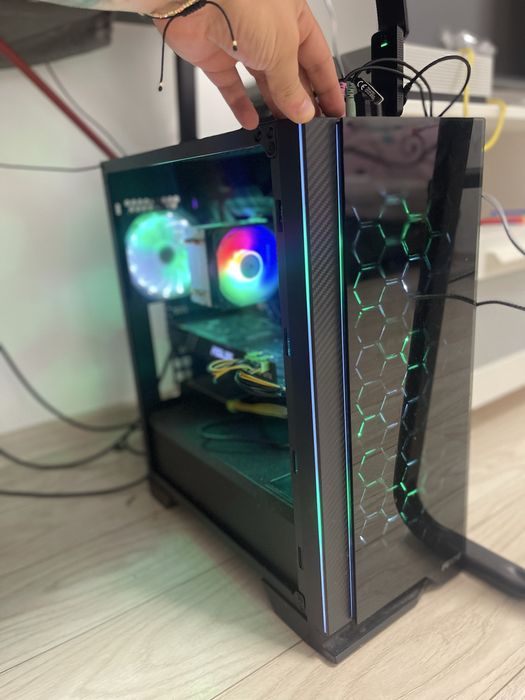 PC Gaming i7-10700 , 1080TI 11GB , 32 gb ram , rog strix z590-F gaming